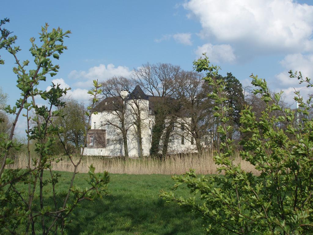 Burg Boetzelaer Hotel Калкар Екстериор снимка