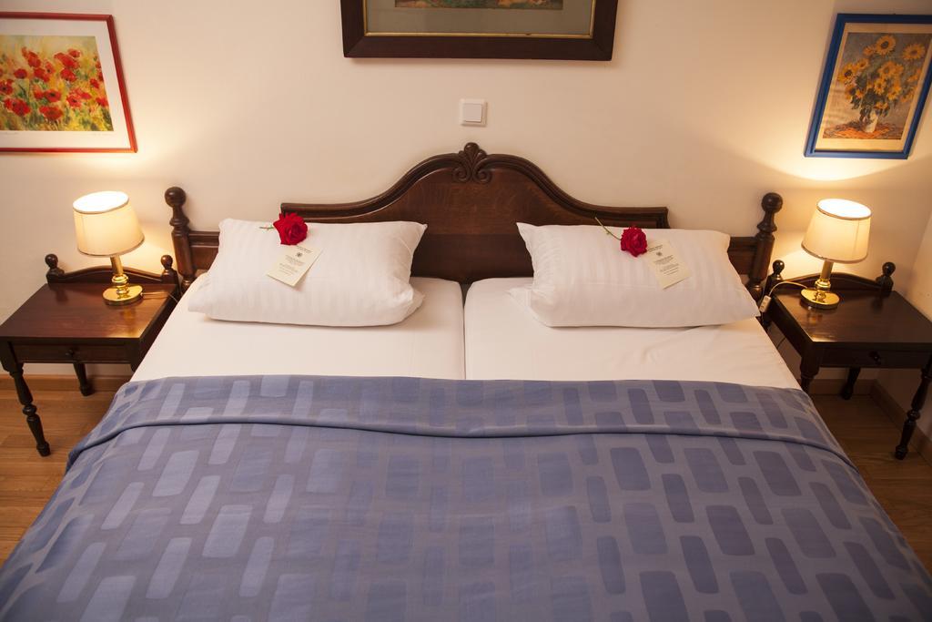Burg Boetzelaer Hotel Калкар Стая снимка