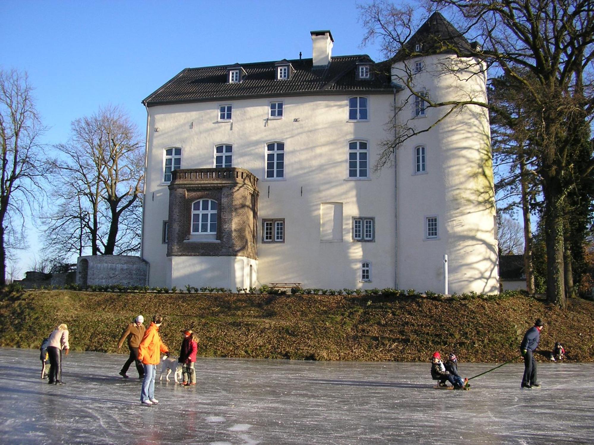 Burg Boetzelaer Hotel Калкар Екстериор снимка