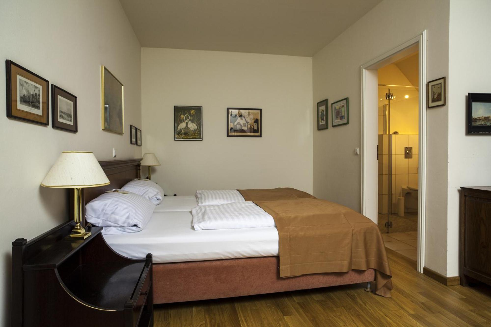 Burg Boetzelaer Hotel Калкар Стая снимка